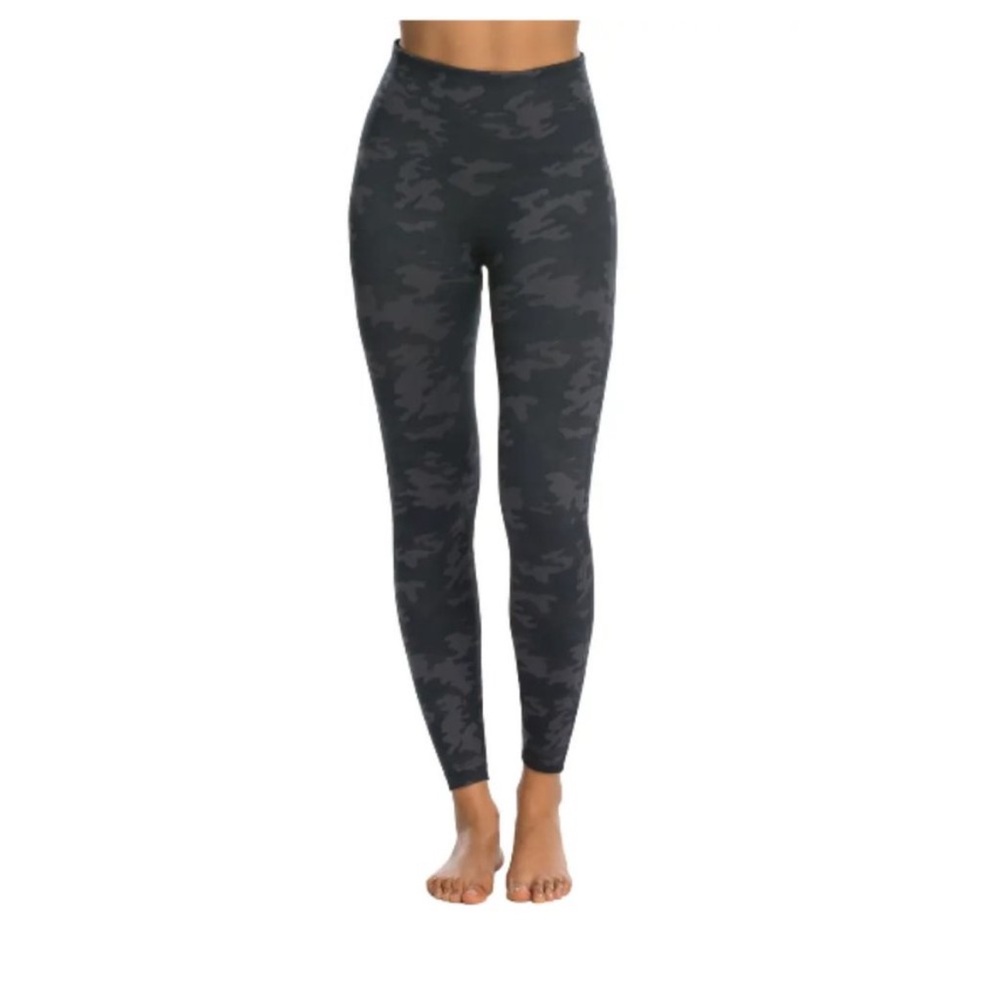 SPANX Camo Leggings - Look At Me Now Black and Gray size medium NWT. 1561